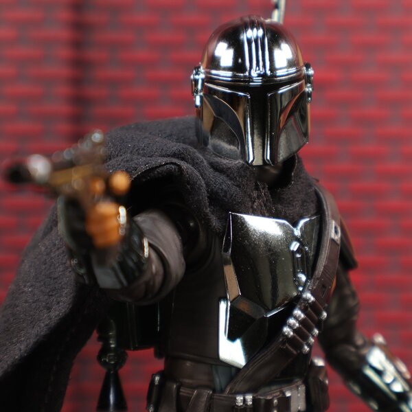 Mafex 256 Star Wars The Mandalorian & Grogu Chrome Version